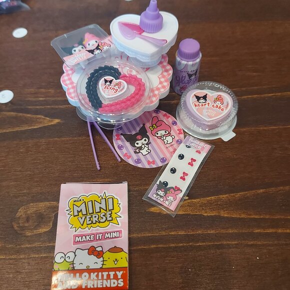 Miniverse Hello Kitty Series 2 - Kuromi & My Melody Cake - Picture 1 of 1